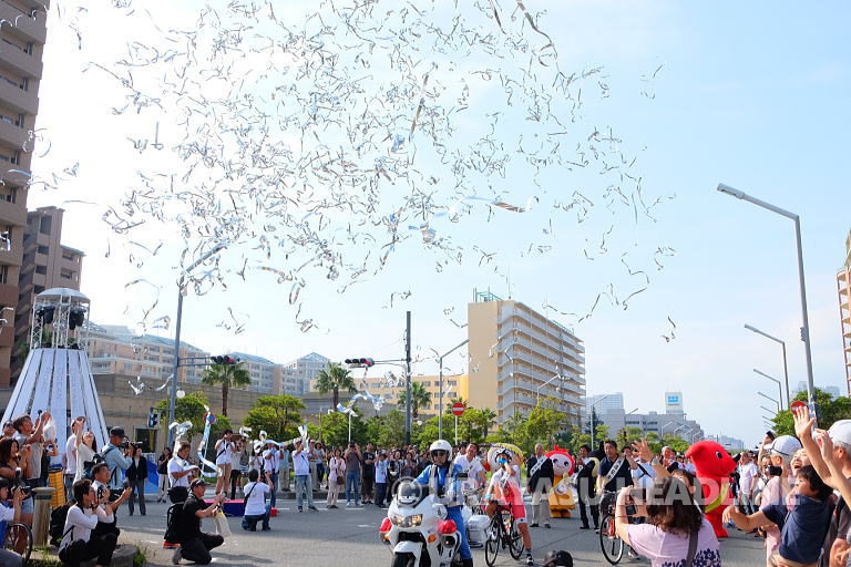 ウラヤスフェスティバル　パレード