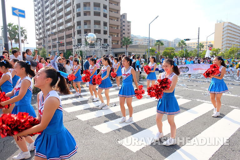 ウラヤスフェスティバル　パレード