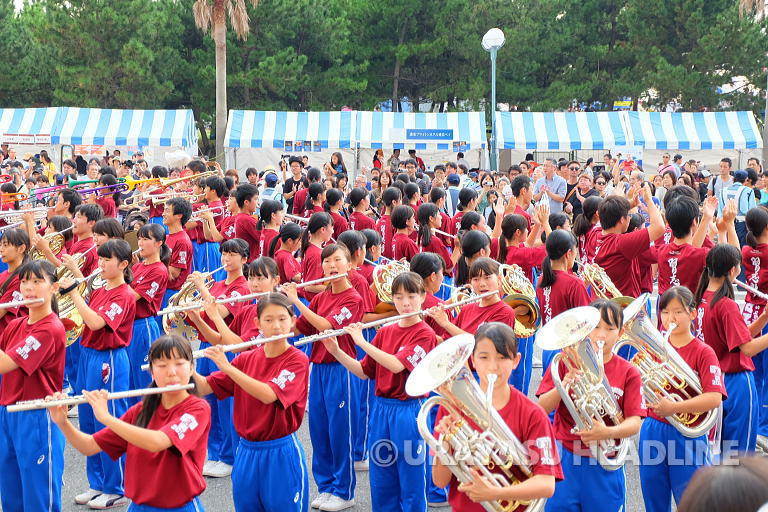 ウラヤスフェスティバル　パレード